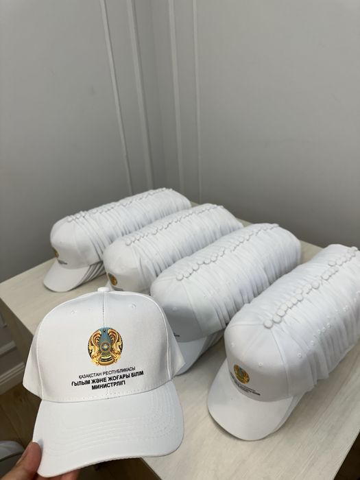 Кепки с логотипом