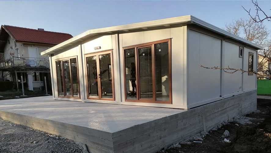 Casa Modulara, Garaje Auto si Containere stil birou din structura metalica si panou sandwich termoizolant