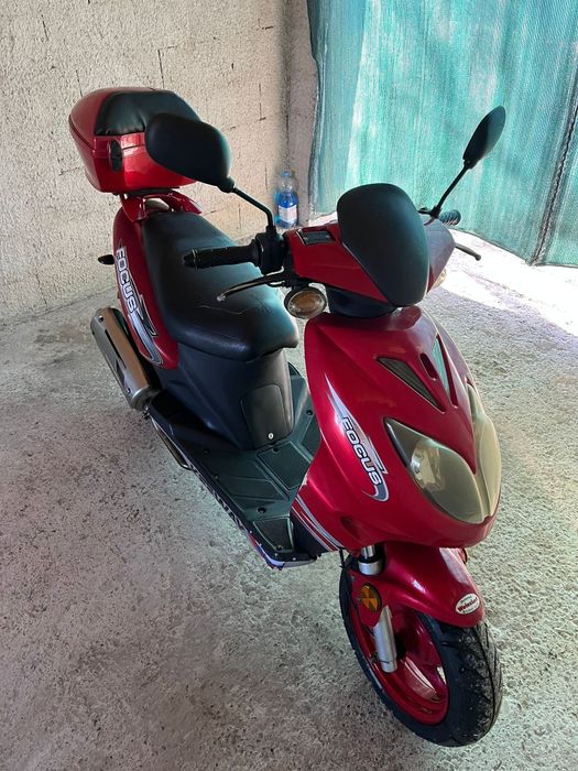 Vând scuter de 49 înscris pe primărie