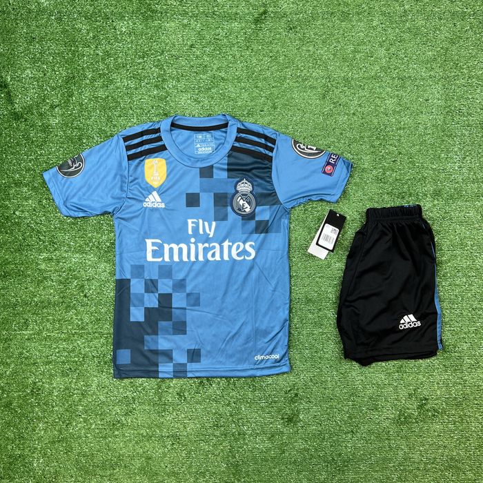 Ретро детски футболен к-т на Серхио Рамос/Ramos/Real Madrid/Р.Мадрид