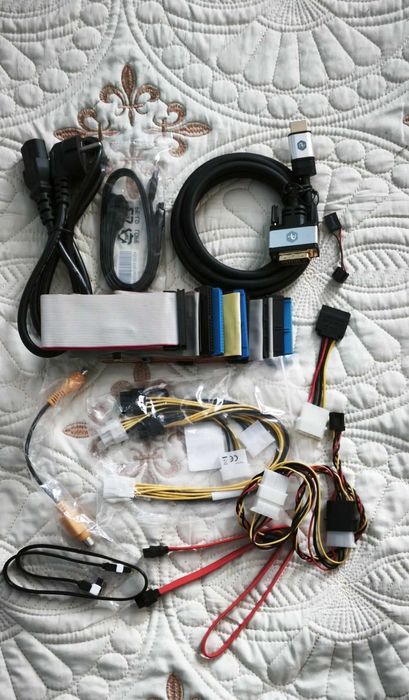 Cabluri, cooler si conectori PC