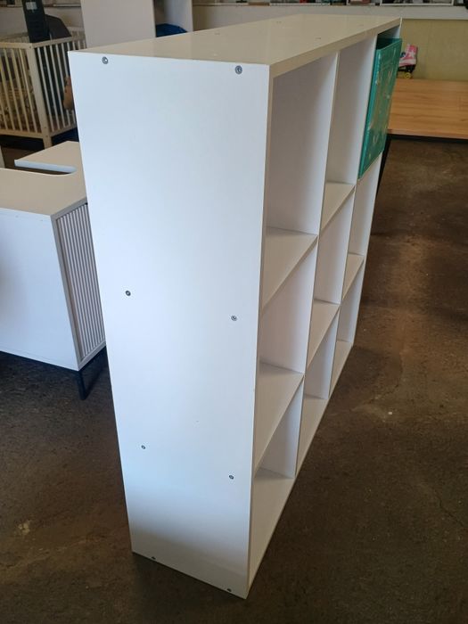 Етажерка с 12 отделения