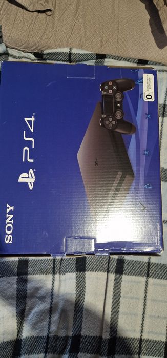 Продаю приставку PS-4