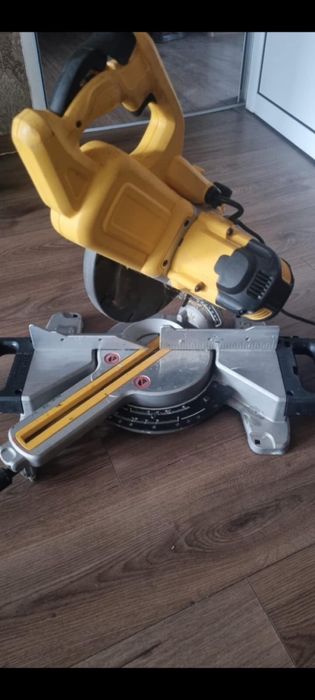 Циркуляр De Walt