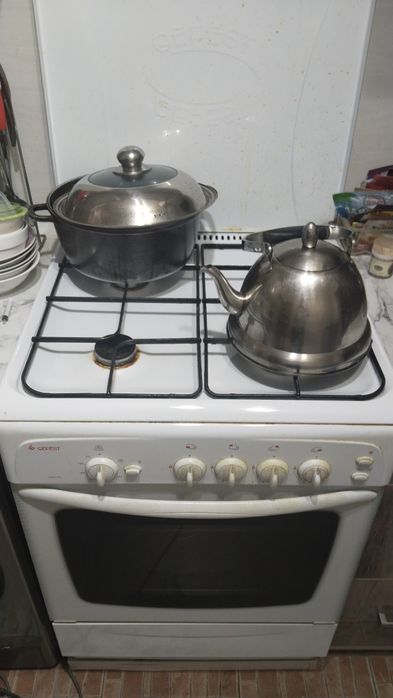 Газовая плита        .