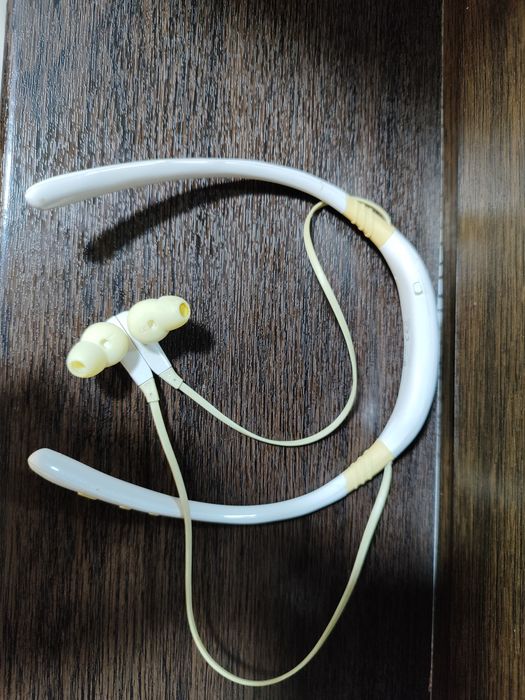 Беспроводные наушники level