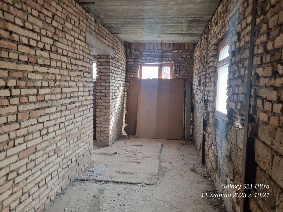 Уй сотилади ёки арендага берилади.