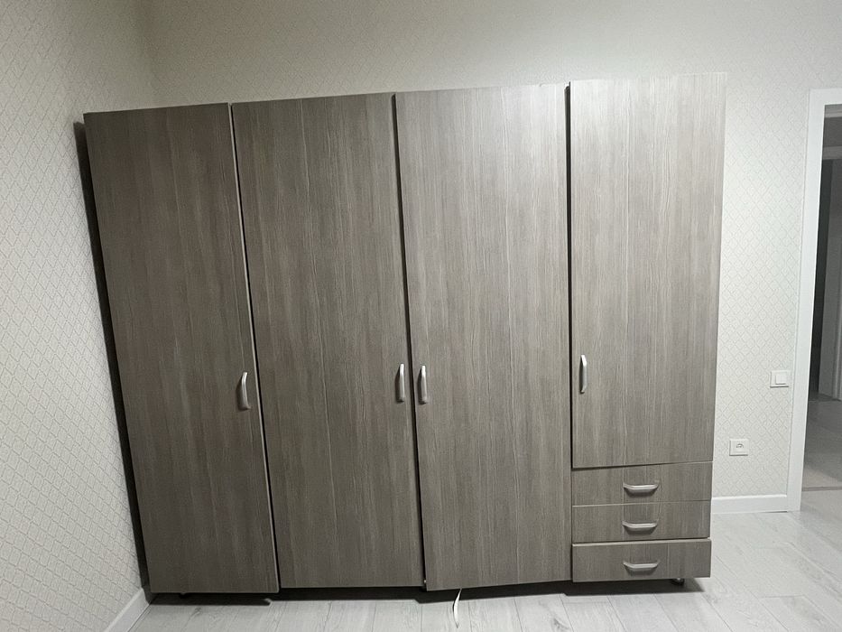 Продам шкаф для одежды