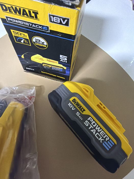 Baterii Dewalt Powerstack 5ah