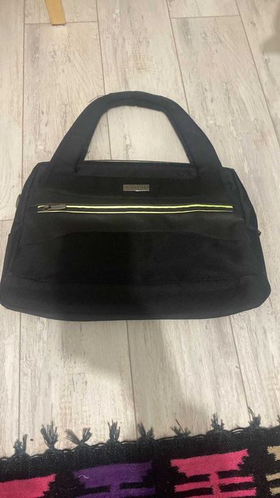 Geanta laptop Kensington micuta