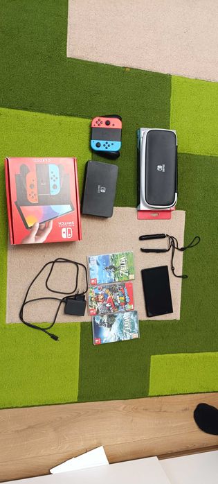 Nintendo Switch OLED impecabil + 3 jocuri + husa