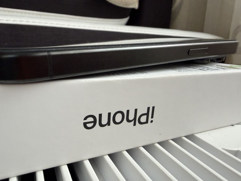 Iphone 15 Pro Black Titanium 128 Gb/ Yettel Гаранция 18 месеца