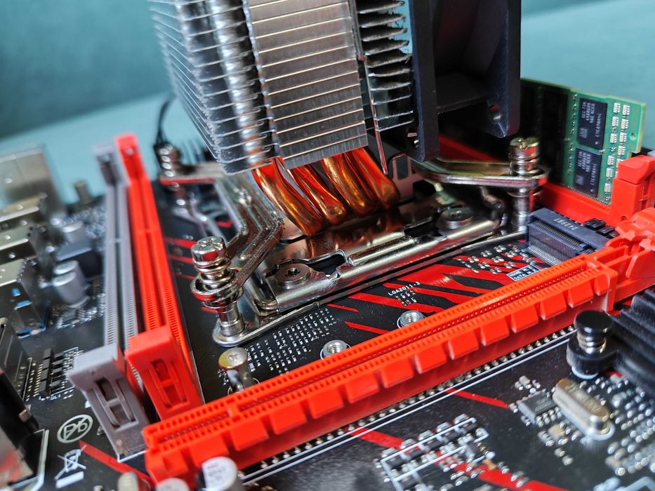 Продам Мощный Комплект-Сборку на Xeon e5-2666 v3