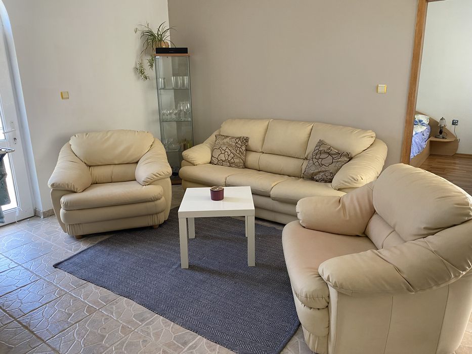 Диван Еко кожа Много добро състояние!