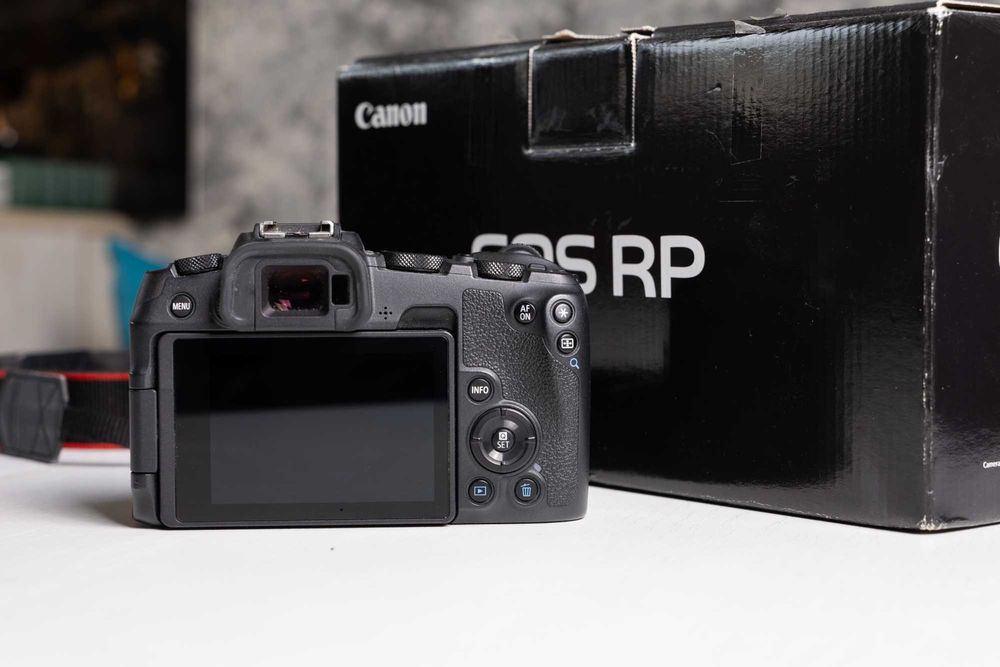 Full frame Canon RP + 6 батерии