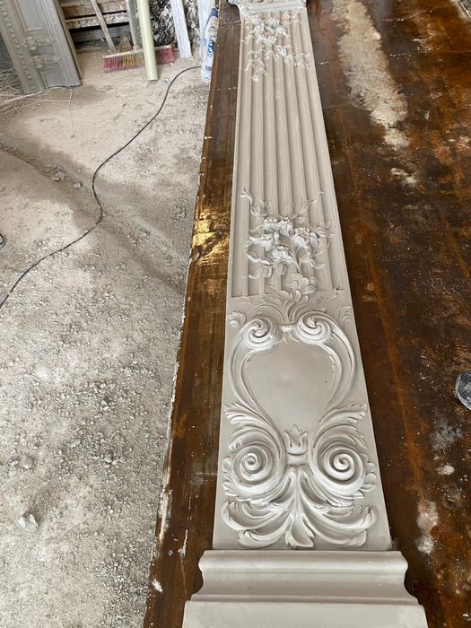 Ornamente decorative din ipsos pentru interior.