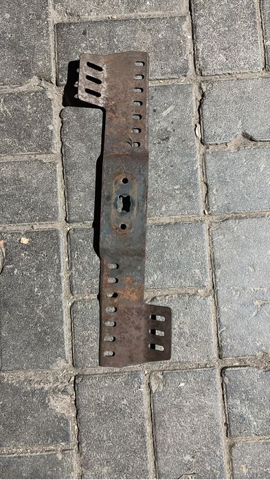 Cutit Masina de tuns iarba