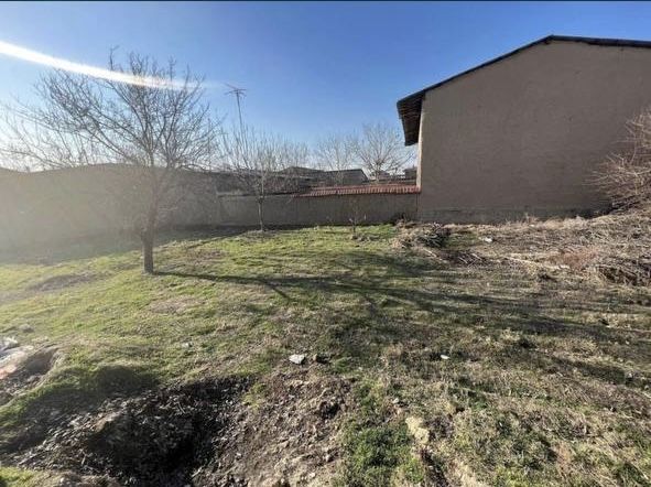 Зангиотада Ер сотилади