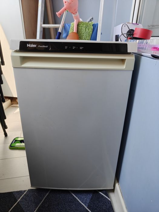 морозильник Haier HF-82WAA 82 л белый. БУ,