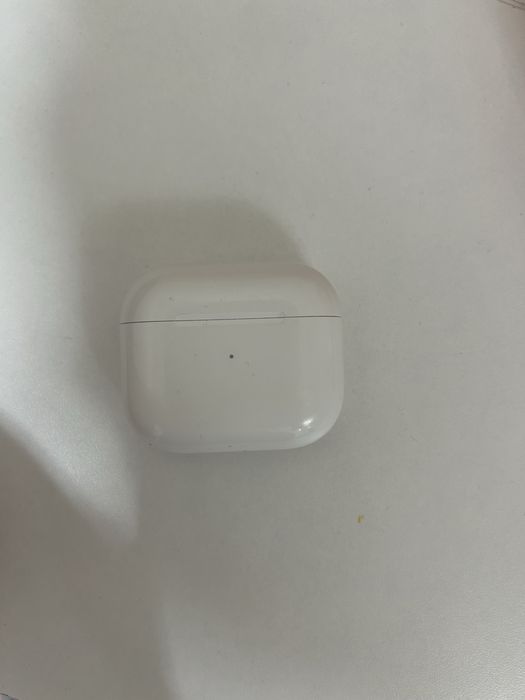 Продаю наушники Airpods 3