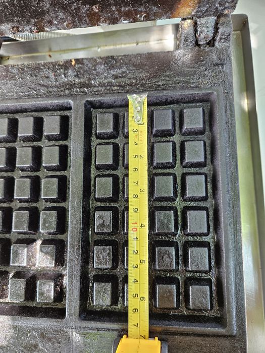 Гофретник тип швейцарска вафла на ток професионален  втора употреба