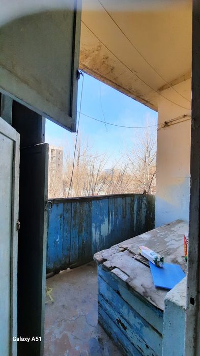 Срочно продаётся массив Панельный  2/4/4 вдоль дороги