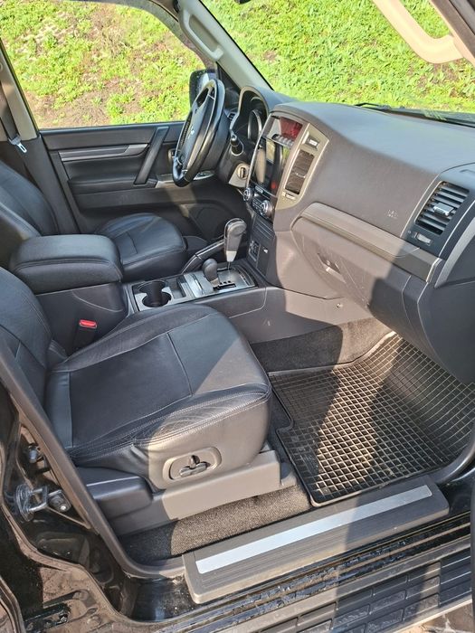 Mitsubishi Pajero 2018