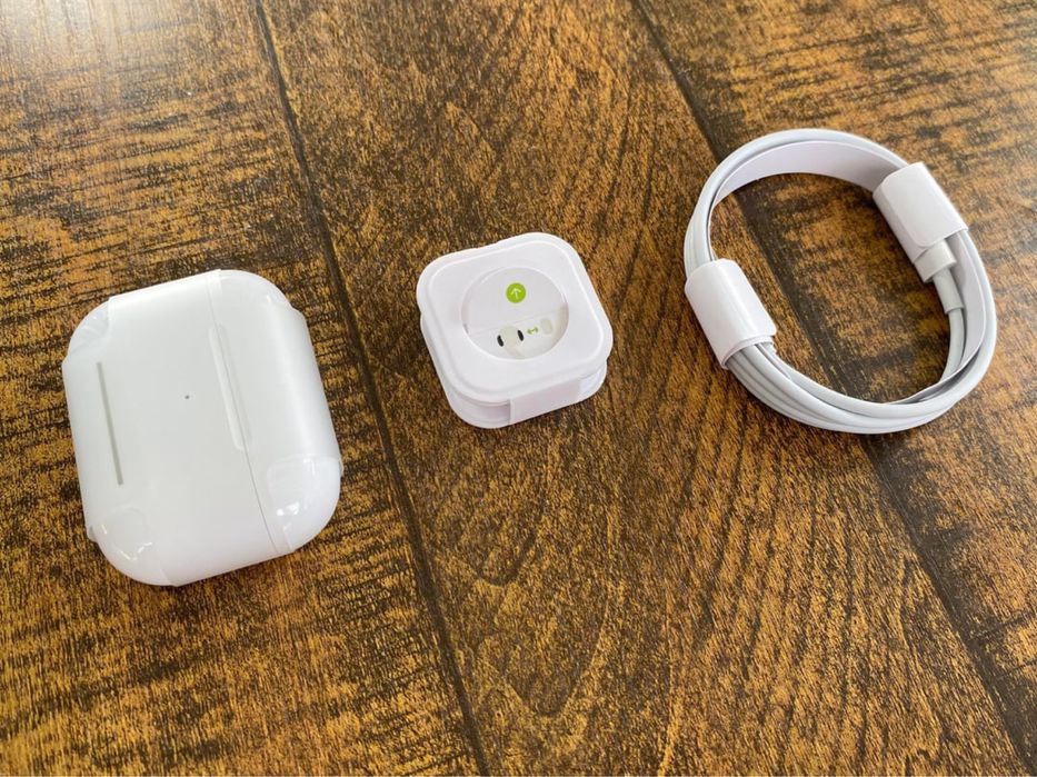 ЧИСТО НОВИ/ оригинални Airpods 2 gen