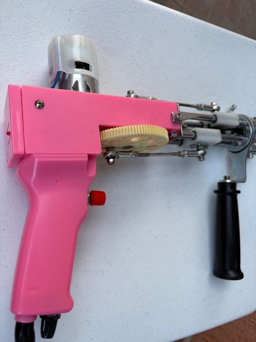 Tufting gun /  pistol tufting