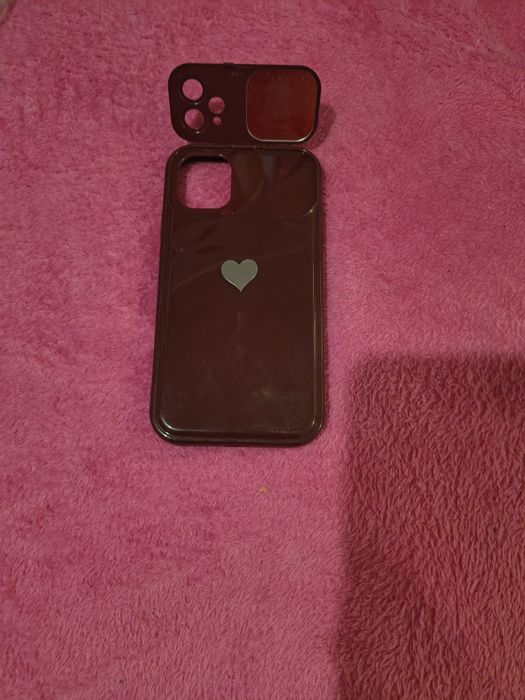 Продавам запазени калъфи за iPhone 11. Цена 5 евро за брой. Изпращам до цяла България. При интерес пишете на лично.Доставката се поема от купувача.