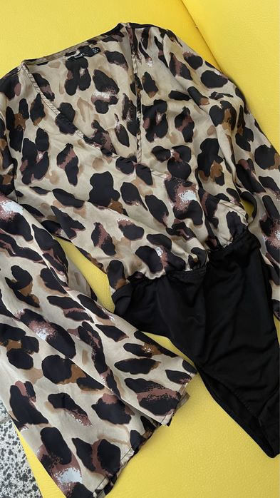 Елегантно боди на Boohoo с ефектен ръкав