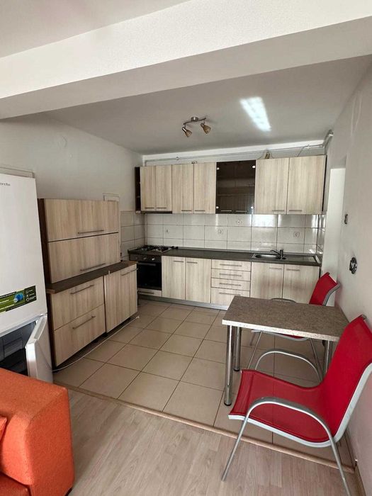 Închiriez apartament 2 camere, str. Tilișca