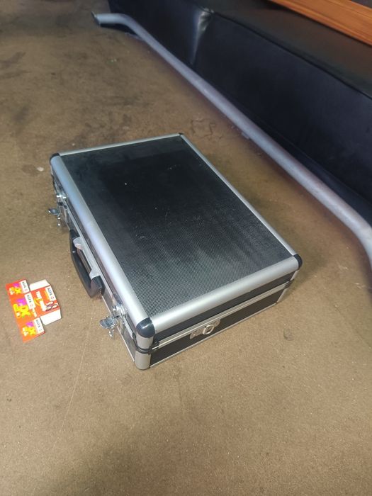 Комплект фото апарат в куфар НОВО!