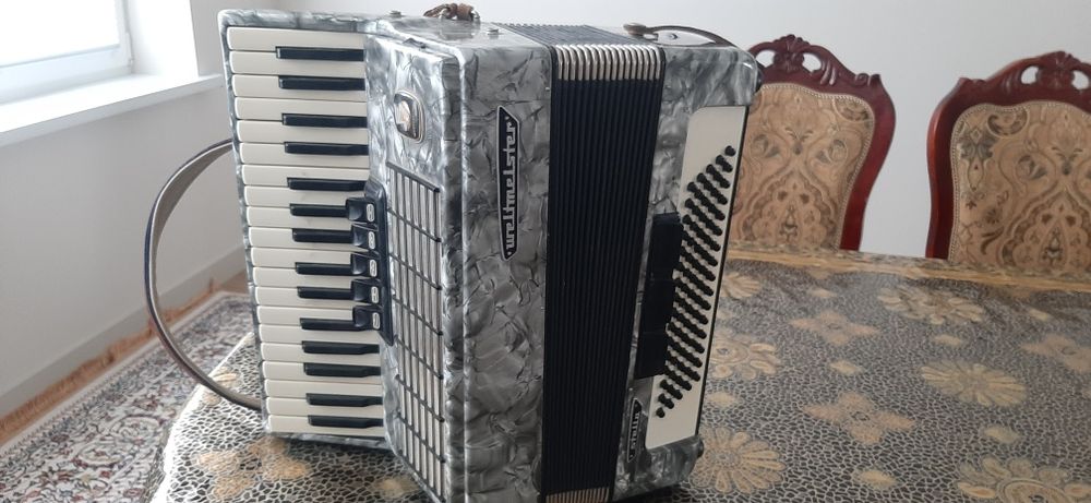 Аккардеон стелла,3/4  сатылады