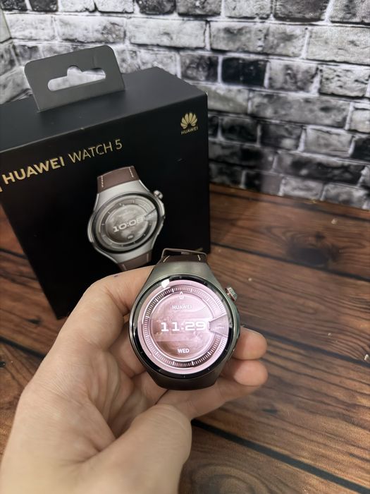 Huawei watch 5.