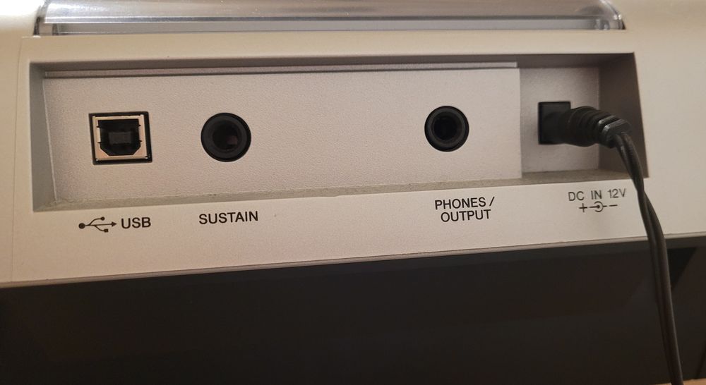 Vand orga Yamaha PSR E 413