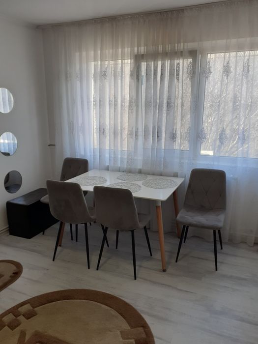Vand apartament cu 2 camere