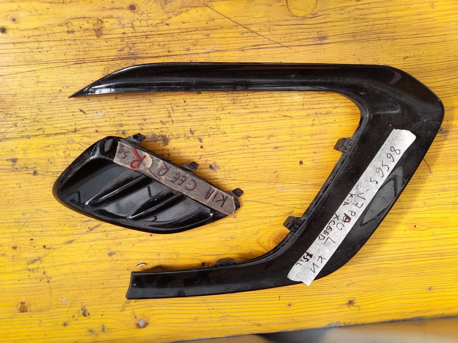 Лайсна предна броня халоген Kia Xсеed