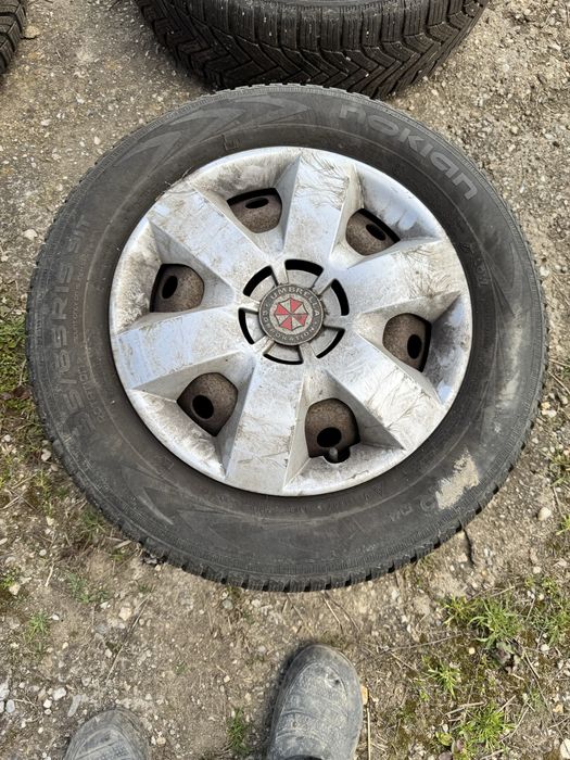 4 roti renault cu caciucuri de iarna