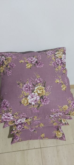Set perne noi, 38 x 38, 4 bucăți cu 40 de lei