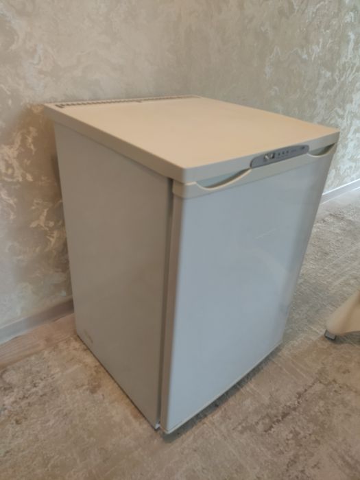 Морозилка продам