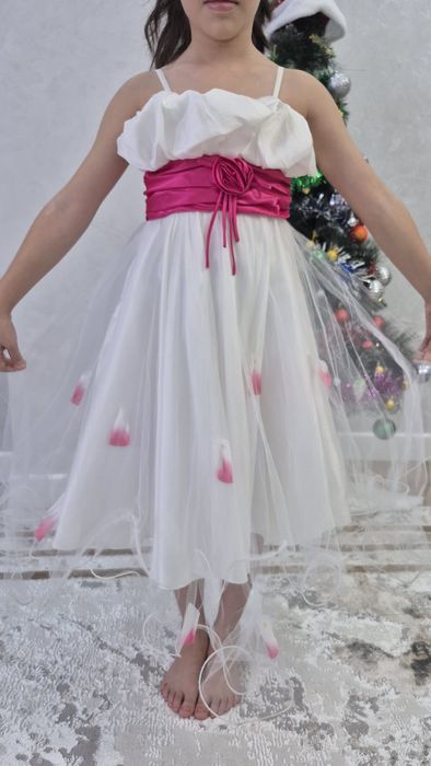 Продам платье для девочки