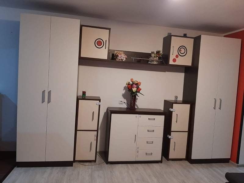 Închiriez apartament