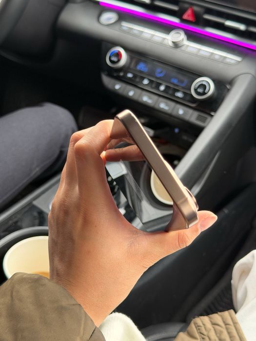 Продам iPhone 16 Pro Max, 256 ГБ, Gold