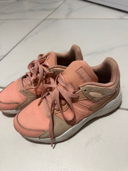 Дамски спортни маратонки