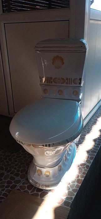 Унитаз Коллекция Зеленый фараон. Б.у