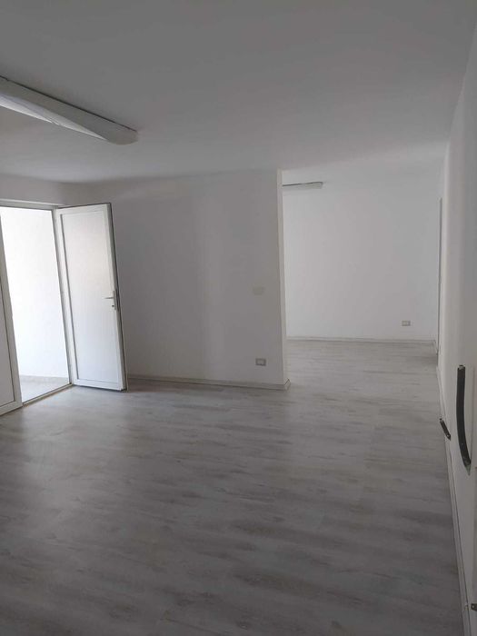 De vanzare P+1+M zona Autogara