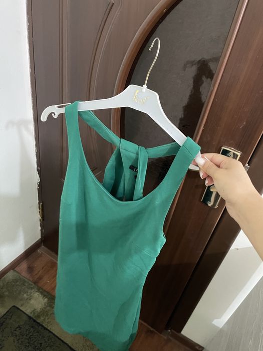 платье с открытой спиной короткое зеленые