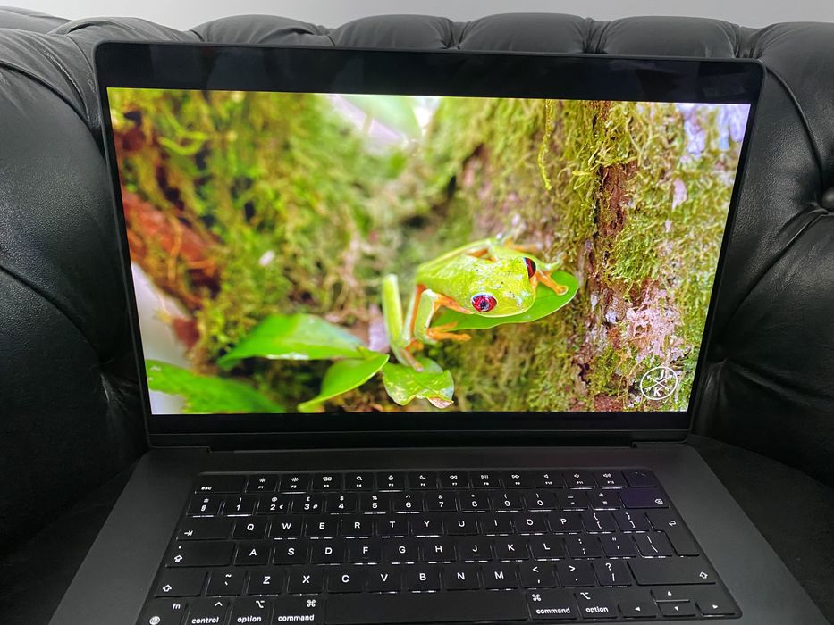 MacBook Pro M3 16-inch/ 512 Gb / Black