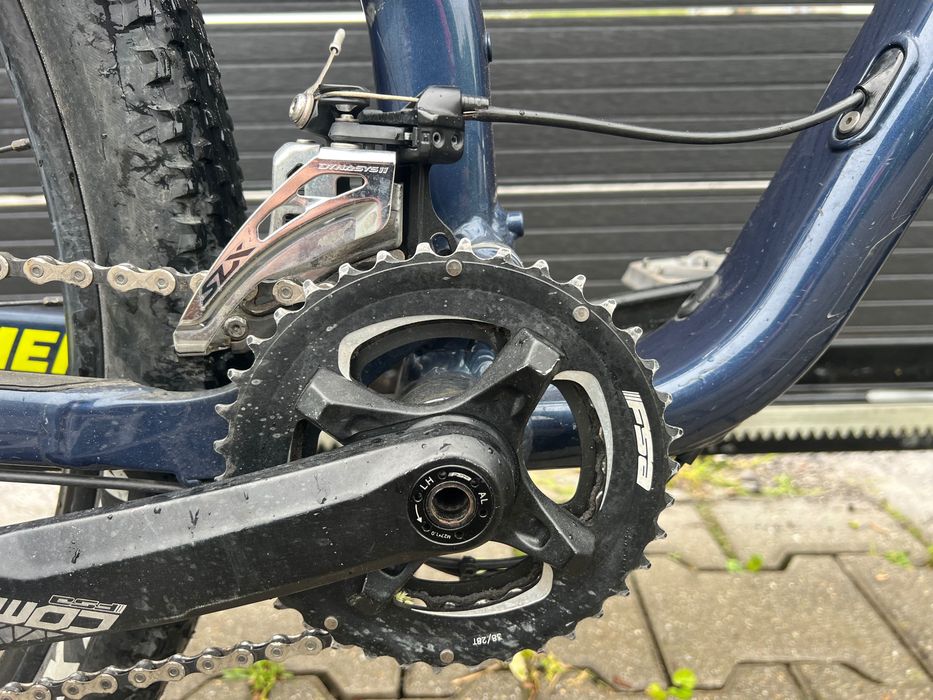 Bicicletă full suspension